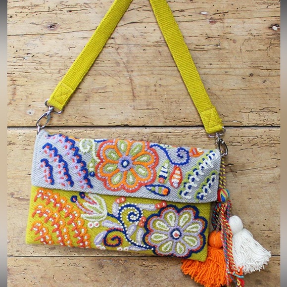 Beyond Threads - Buttercup Embroidered Wool Handbag - Picture 3 of 15